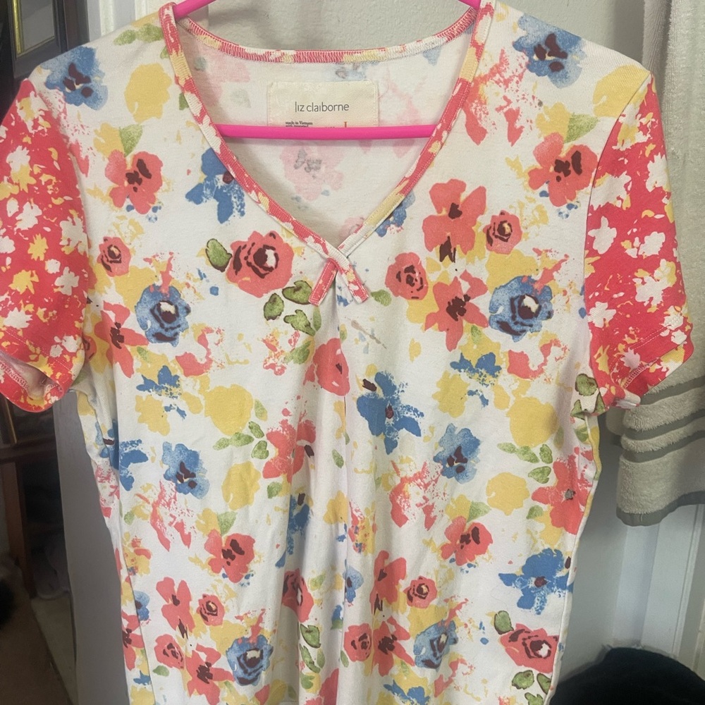 Liz Claiborne Red and Blue Fitted Short Sleeve Blouse